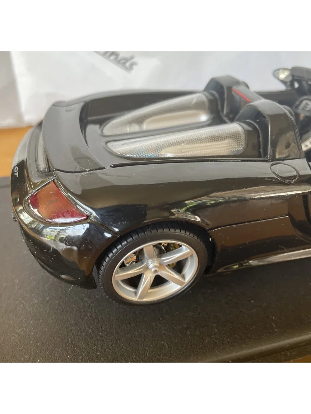 MOTORMAX 1:18 PORSCHE CARRERA GT BLACK - 73163 Die Cast Car Rare with Base